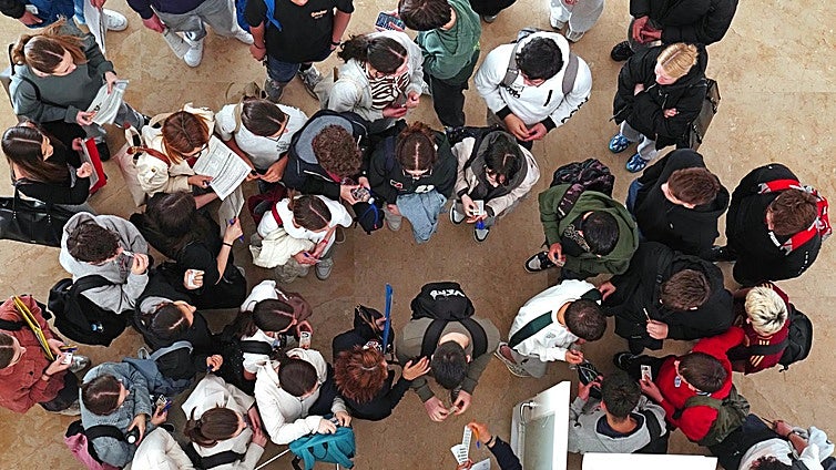 Galicia será «pionera» en implantar un expediente digital que acompañará al alumno en su carrera