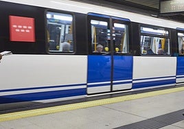 Detenido por empujar al suelo y agredir a una anciana en el Metro de Madrid