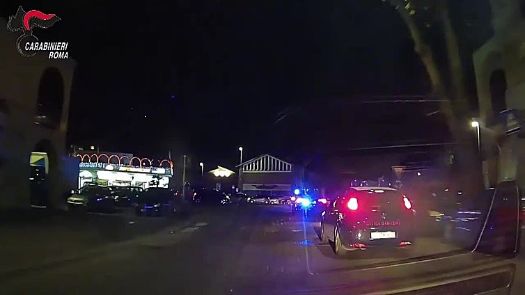 Detenidos en Roma once jóvenes por secuestrar y torturar personas en un garaje