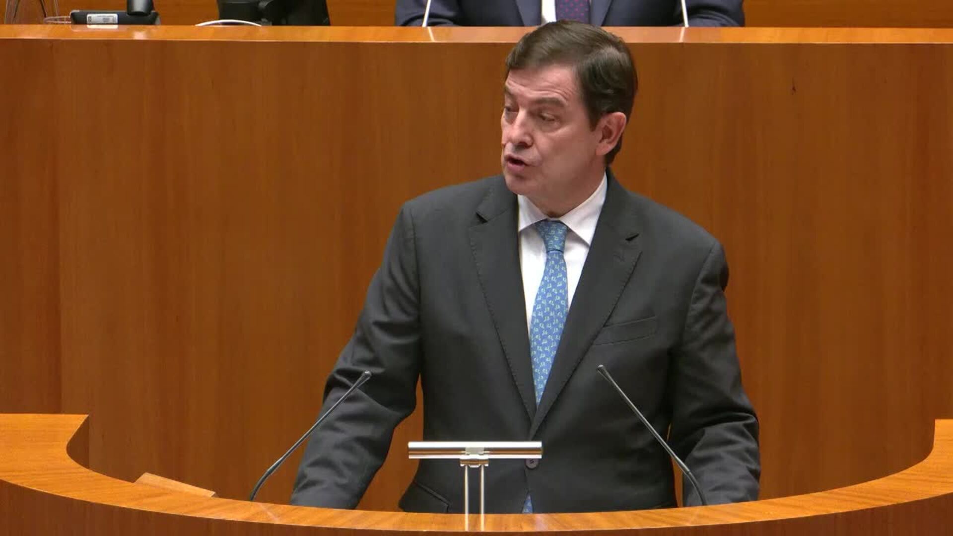 Pleno-Mañueco asegura ser &quot;completamente ajeno&quot; de la trama eólica