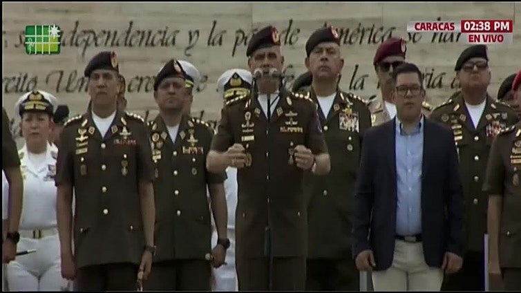 Venezuela afirma que su determinación de luchar por la libertad está reforzada "con armas"