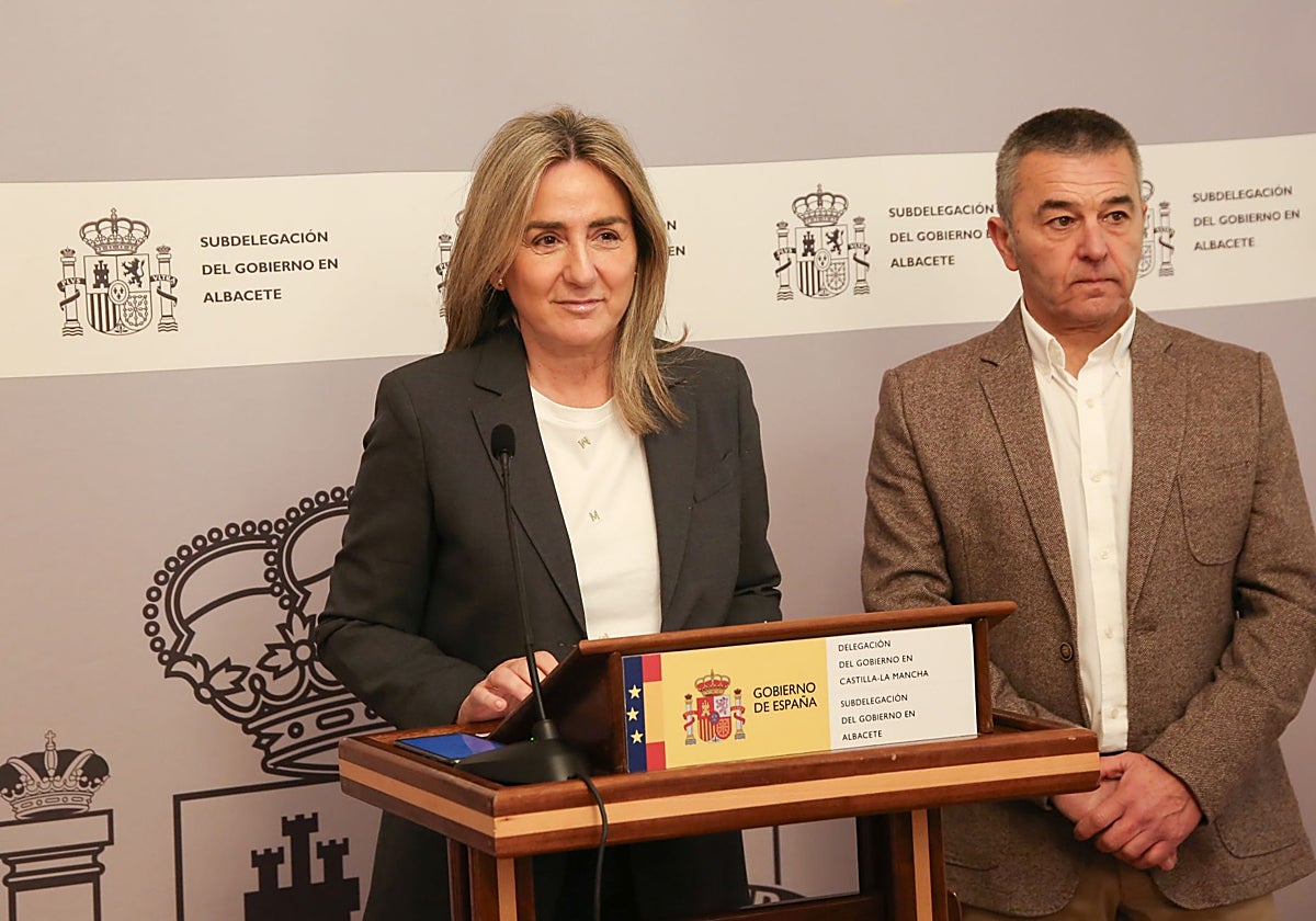 La delegada del Gobierno, Milagros Tolón, ha comparecido junto al subdelegado, Miguel Juan Espinosa