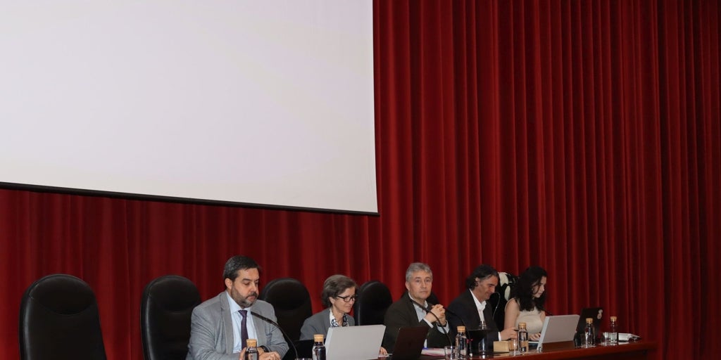 La UDC da «unos días» a Compostela para ratificar sin matices el acuerdo de descentralización de Medicina