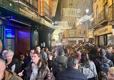 La calle Comercio, abarrotada de público