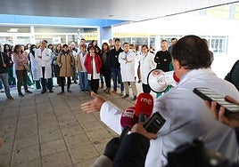 Uno de los sindicatos médicos, partidario de poner una denuncia penal al consejero de Sanidad por ir en contra del derecho a la huelga