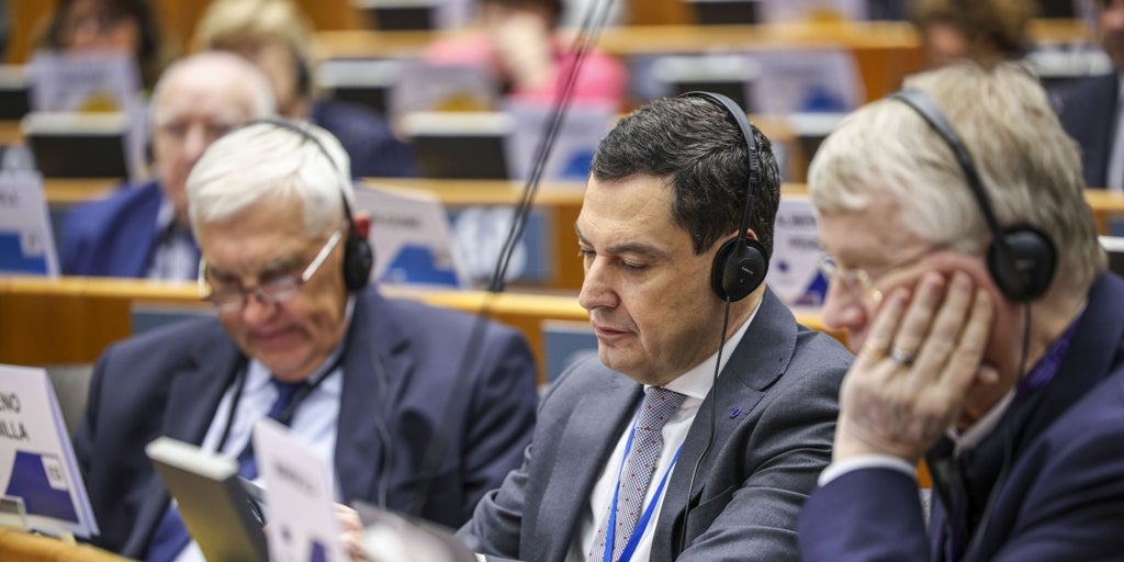 Juanma Moreno rescata la agenda europea y presionará para lograr un justo reparto de fondos entre las regiones y para el campo andaluz