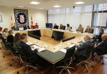 Unanimidad en las Cortes para aprobar la ley de plazas sanitarias de difícil cobertura de PP y Vox