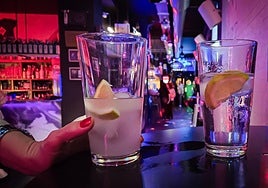 «Eres un fascista catalán»: el reproche con empujón de un cliente a otro en un bar al hacer de traductor al castellano