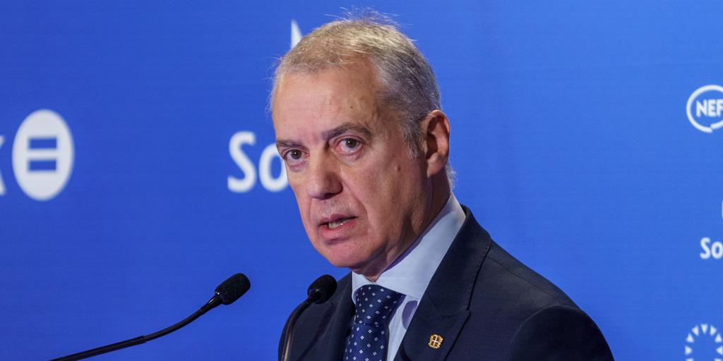 Urkullu dice a Sánchez que la situación política es «insostenible» y que no vale solo «estar en el Gobierno»