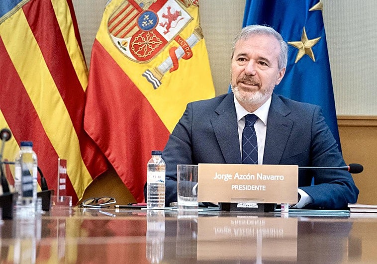 Azcón firma el decreto previo de convocatoria de elecciones en Aragón: «Los aragoneses lo van a entender»