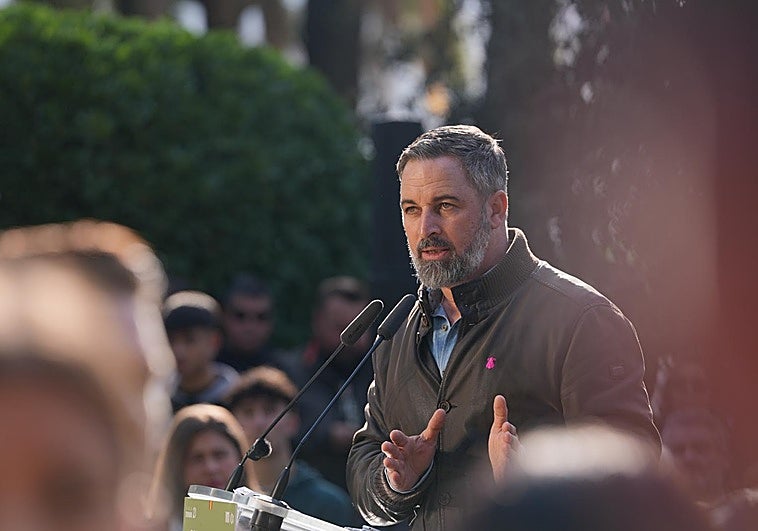 Abascal cuestiona el «feminismo al estilo Irene Montero» de Guardiola y habla de «miedo» en el PP: «Están nerviosos»