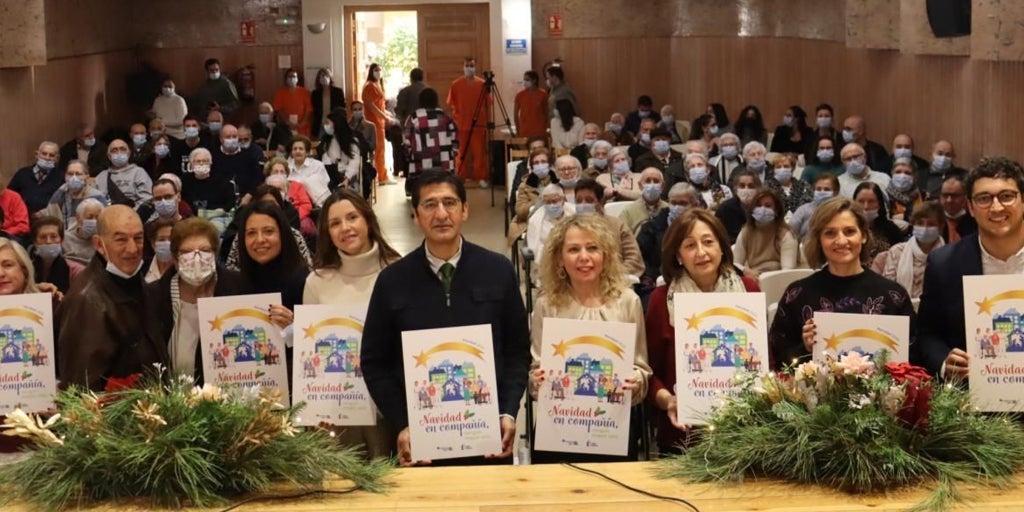 Castilla-La Mancha reactiva en Navidad el programa  Ningún mayor solo  para combatir la soledad no deseada