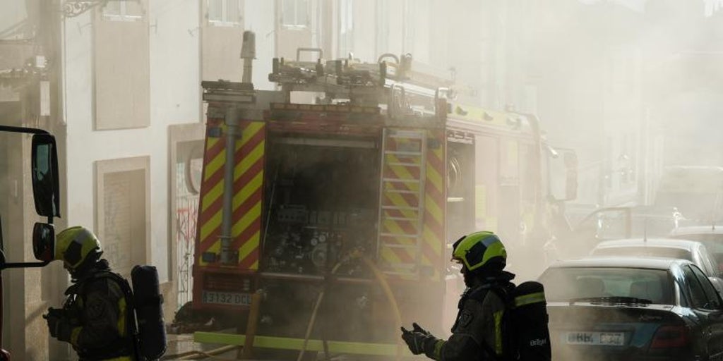 Santiago desatasca su conflicto con bomberos y policías con un ...