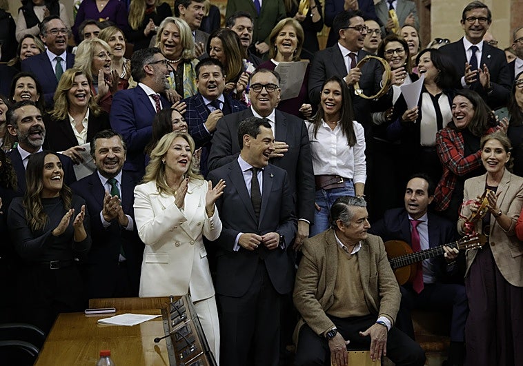 Los diputados arman 'la marimorena' en el Parlamento andaluz