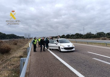 Dos detenidos por tráfico de drogas tras intentar atropellar a los agentes de un control