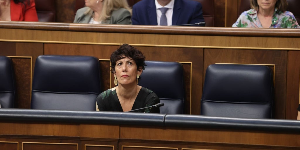 Elma Saiz, una portavoz con  sello Cerdán  y guiño a los pensionistas