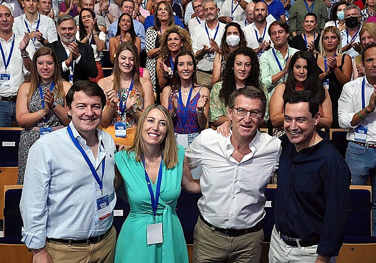 Extremadura eleva el reto de Juanma Moreno para mantener la mayoría absoluta