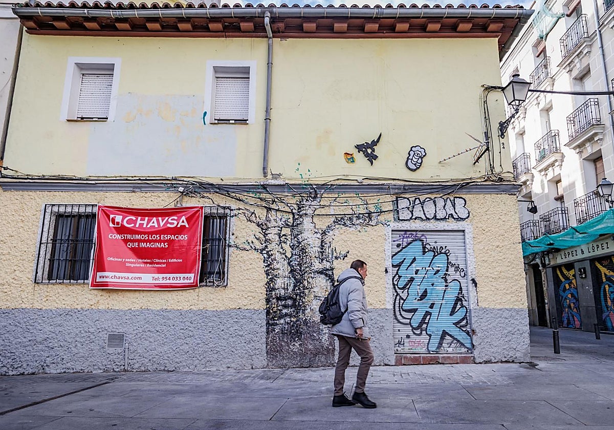 Edificio en el que se encontraba el antiguo Baobab y la pensión Prinoy, en la plaza de Nelson Mandela