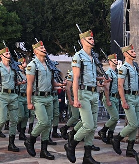 Imagem Secundária 2 – Vários momentos da celebração da Bandeira em Almería esta sexta-feira.