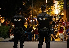 Detenidos tres trinitarios por agredir con machetes a un joven al que eligieron al azar en un parque de Latina