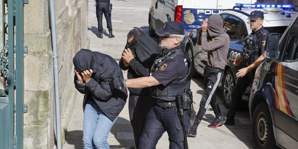 Los traficantes siguen sofisticándose: nuevas técnicas para alijar y más narcosubmarinos