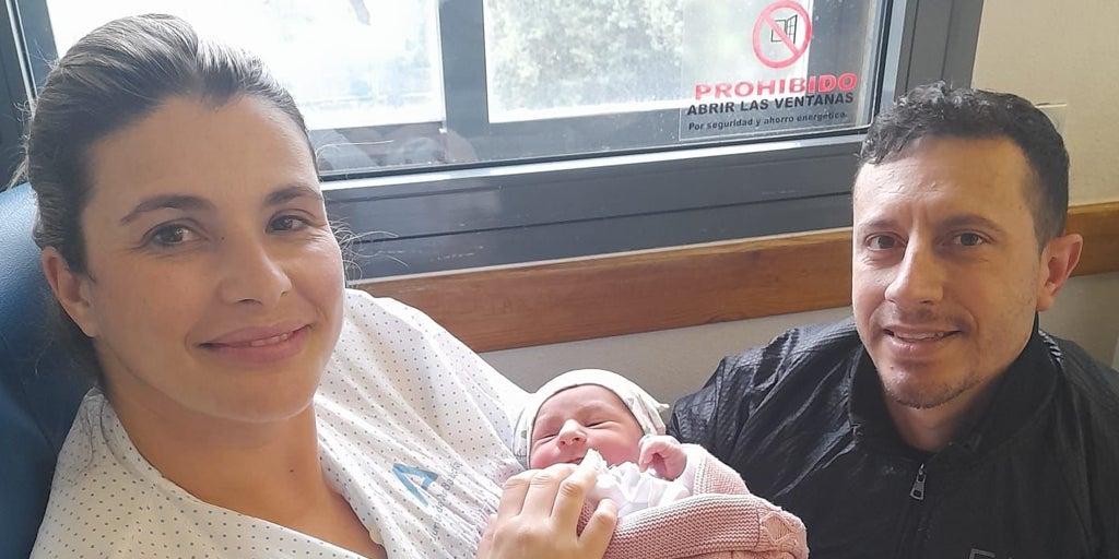 Cloe, el primer bebé de Andalucía de 2026, es de Huelva y nace como una rosa con las campanadas