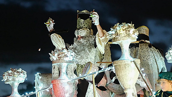 Todos los detalles de la Cabalgata de Reyes Magos de Málaga: precios de las sillas, kilos de caramelos y carrozas