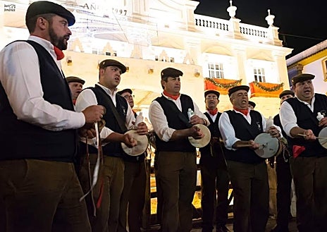 Imagem Secundária 1 - The Gaena Backpackers em diferentes interpretações.