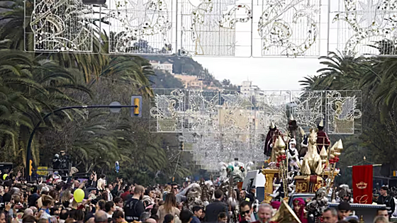 Málaga retrasa una hora la cabalgata para evitar la lluvia: los Reyes Magos salen a las 19.00 horas