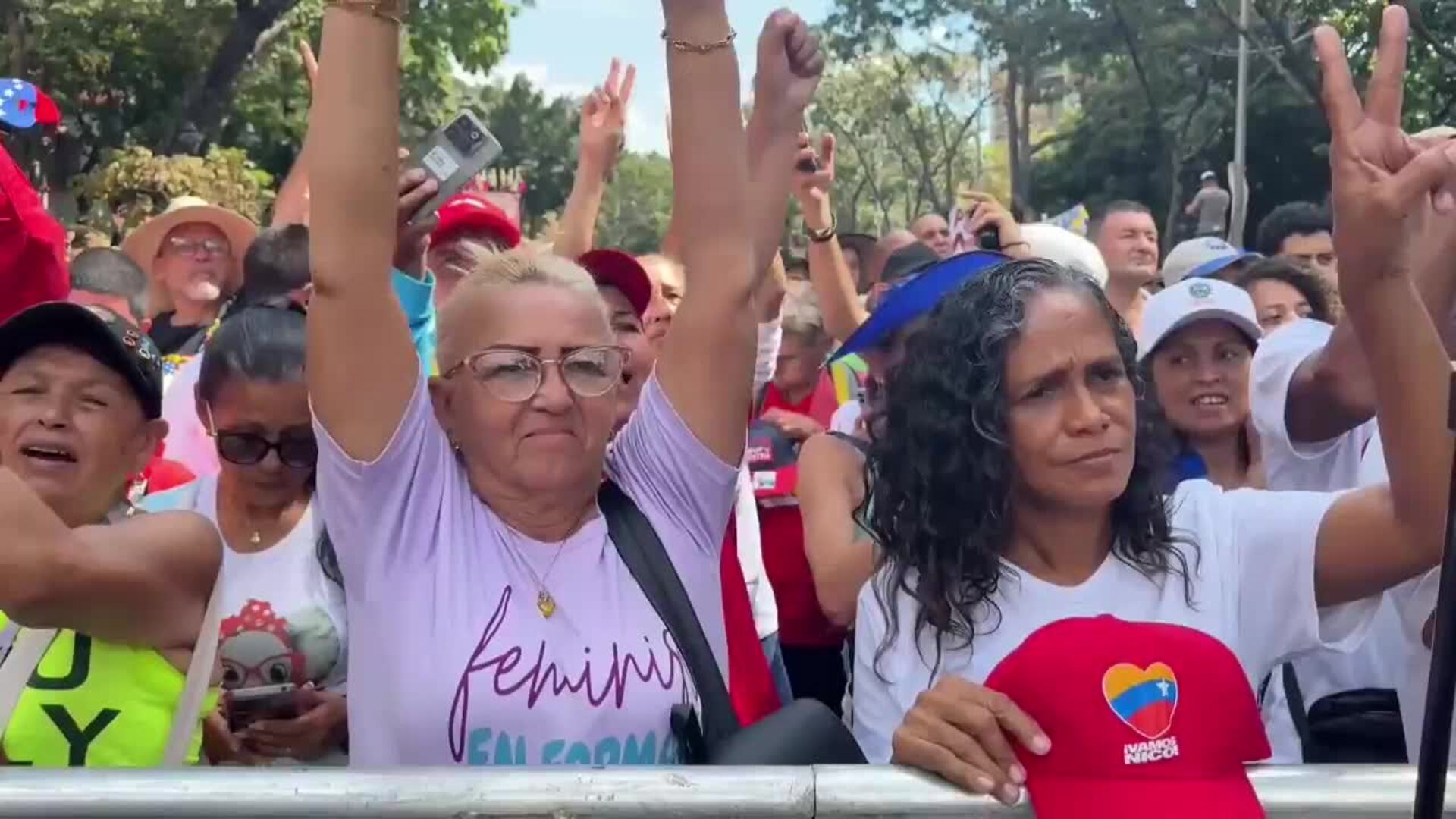 Miles de chavistas marchan en Caracas para acompañar la proclamación de ...