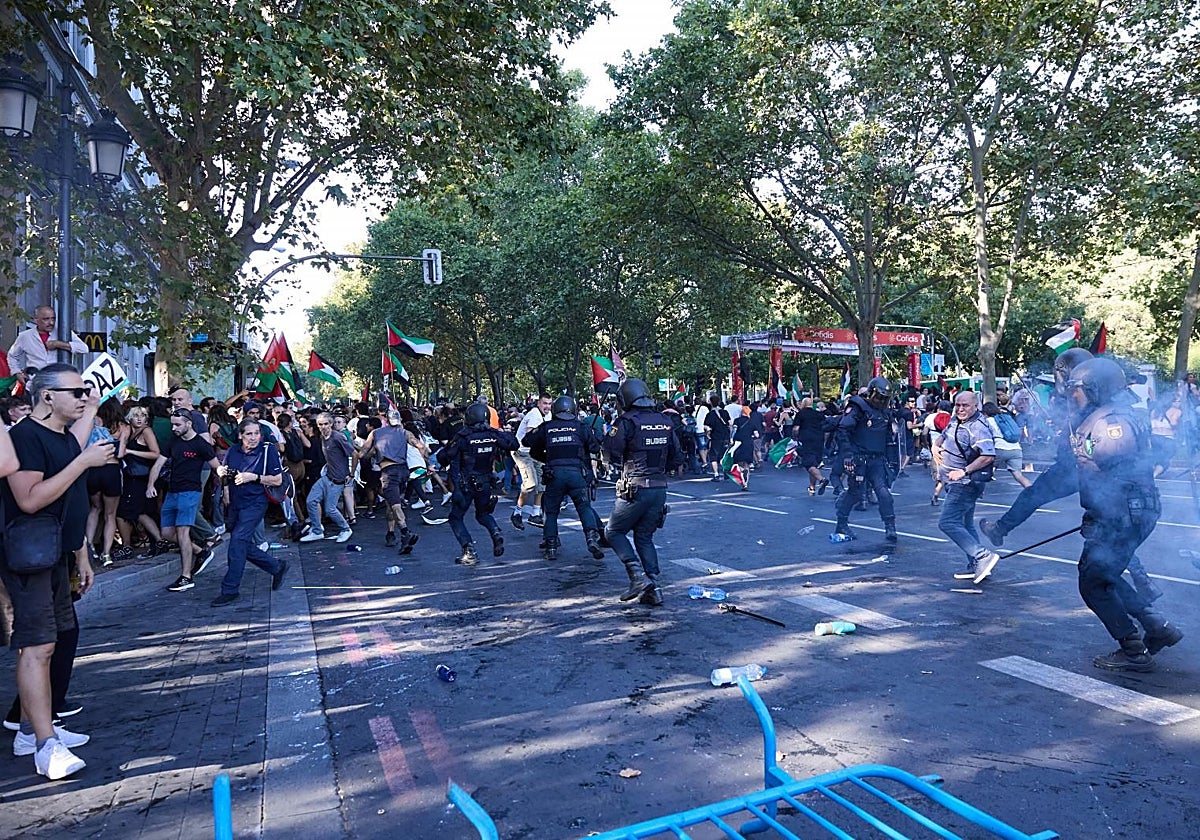 Los incidentes en la final de la Vuelta ciclista en Madrid llevaron a suspender la etapa, en septiembre pasado