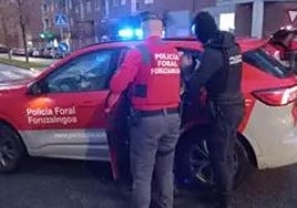 Detenido un hombre de 84 años tras apuñalar en el abdomen a una mujer en Pamplona
