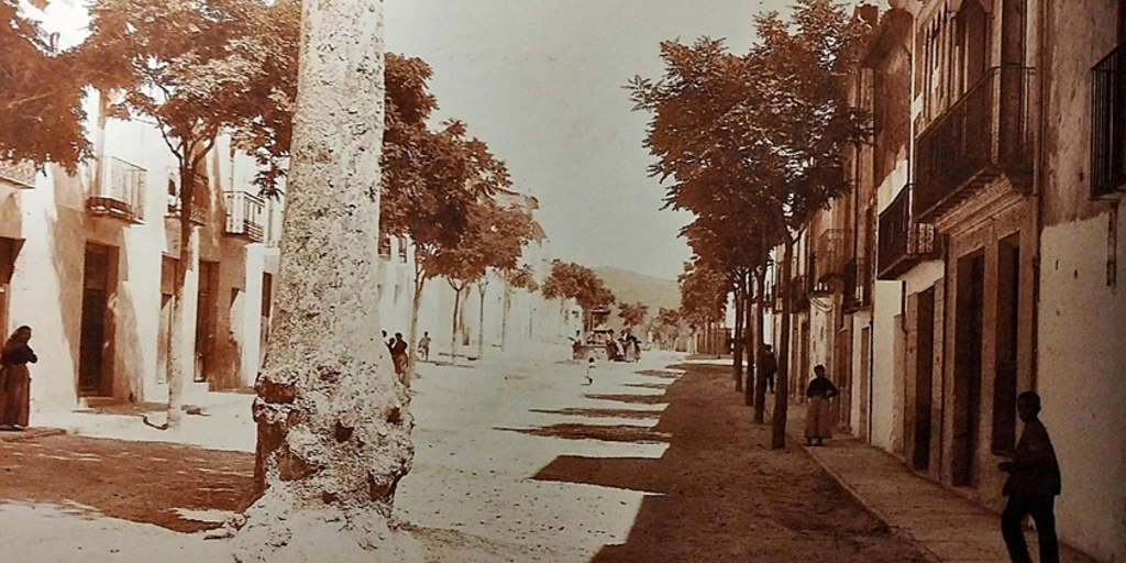 La transformación del pueblo de los juguetes al triplicar su población, en un libro de fotos