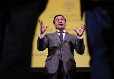 Albares presume de feminista mientras reduce en Exteriores las áreas de igualdad y familia