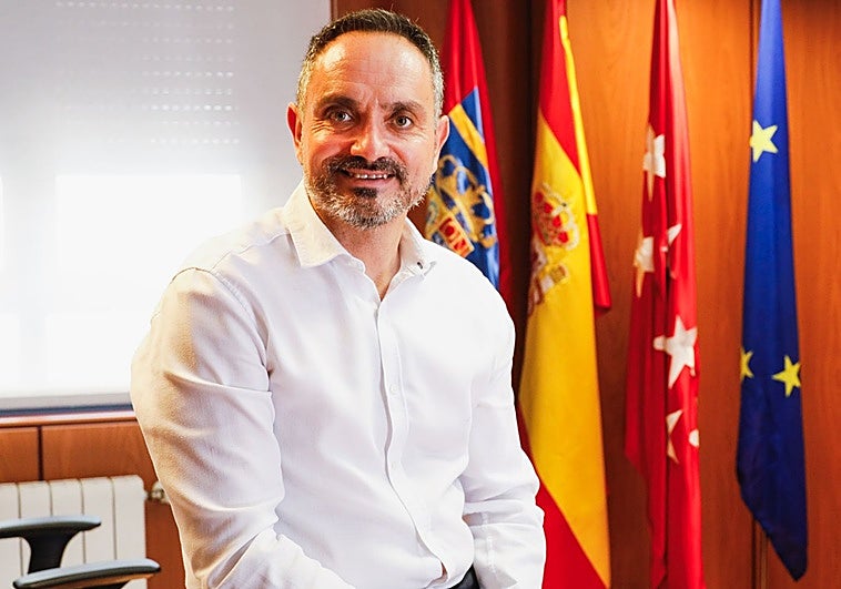 Crisis en el pacto de gobierno de PP y Vox en Móstoles tras la salida de un concejal del partido de Abascal