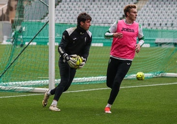 Iker Álvarez pone los pies en el suelo en la pelea por el play off: «Aún no hay que hablar de eso, queda mucho»