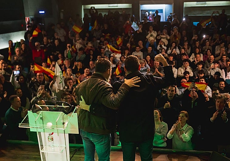 Vox intensifica el ataque: Alegría «es un sicario de Sánchez» y un «loro de repetición»