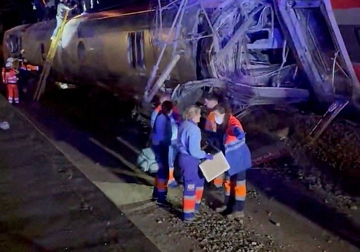 Llegada de los servicios de emergencia al lugar del accidente