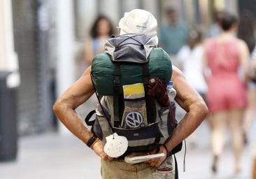 Entre el smartphone y el bordón: tecnología y tradición conviven en el Camino de Santiago