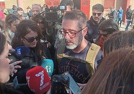 Javier busca a su cuñado desaparecido, que esquivó ya la tragedia de Angrois: «Es demasiada espera. Esto es desesperante»