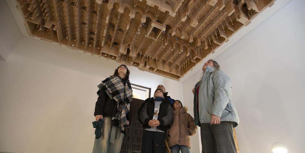 El Centro de Visitantes de la Mezquita-Catedral de Córdoba «sorprende» ya a turistas y cordobeses