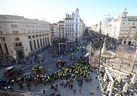 Una gran tractorada colapsa Zaragoza en protesta por el recorte del 20% de la PAC y el acuerdo UE-Mercosur