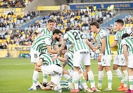 Un Córdoba dominador sale triunfante ante Las Palmas en un partido alocado (1-2)