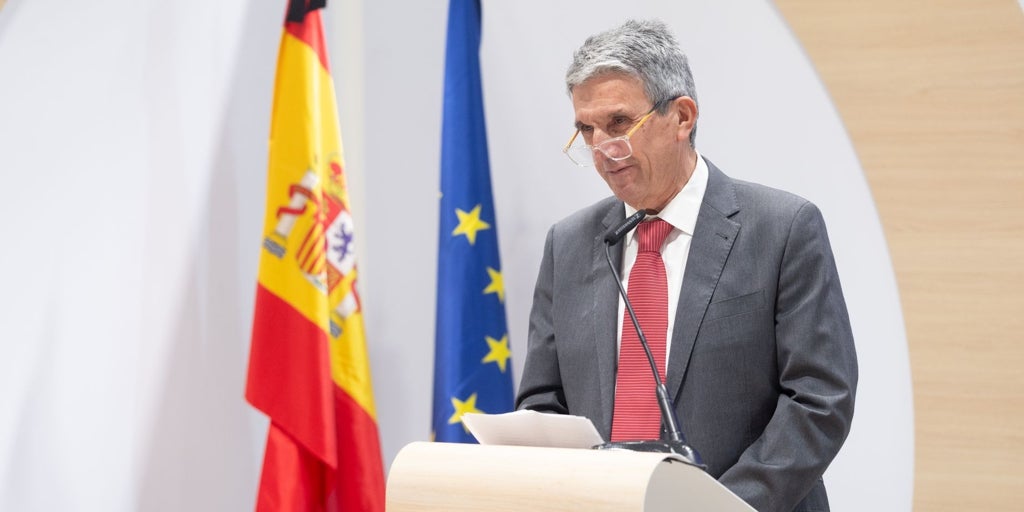 El delegado del Gobierno tacha de «fuera de sitio» la petición de dimisión de Óscar Puente y defiende su gestión