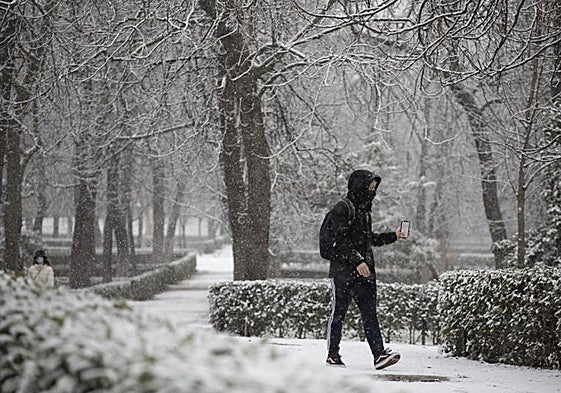 La Aemet lanza un aviso por nieve en Madrid para las próximas horas: baja la cota de nuevo