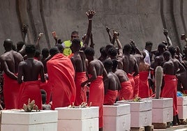 Los expertos alertan que la regularización «provocará un gran efecto llamada y fomentará la trata»