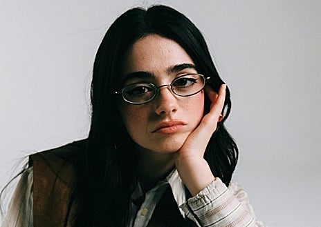 Imagem Secundária 1 - Basquete (topo), Candela Gomez (canto inferior esquerdo) e Babilônia.