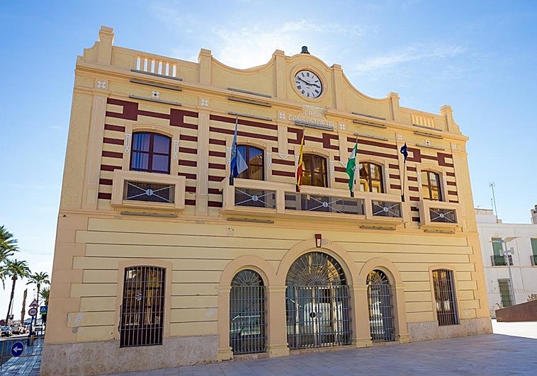 Dimite el alcalde de un pueblo de Almería para cumplir con el pacto de gobierno entre el PP y ediles expulsados de IU