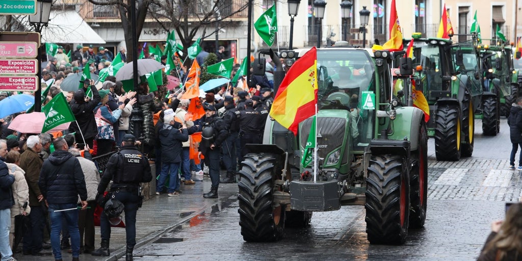El campo de Castilla-La Mancha se planta en Toledo: «Basta de mentiras, no vamos a soportar más»