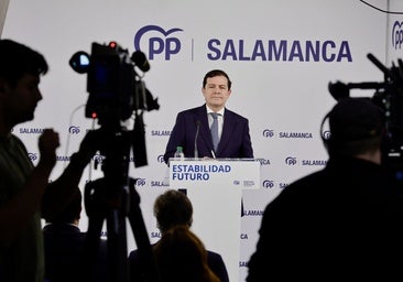 Mañueco invita a Carlos Martínez a enviar a Sánchez su propuesta sobre que gobierne la lista más votada